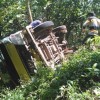 Diduga tidak kuat menahan beban, Truk Bermuatan PasirTersungkur